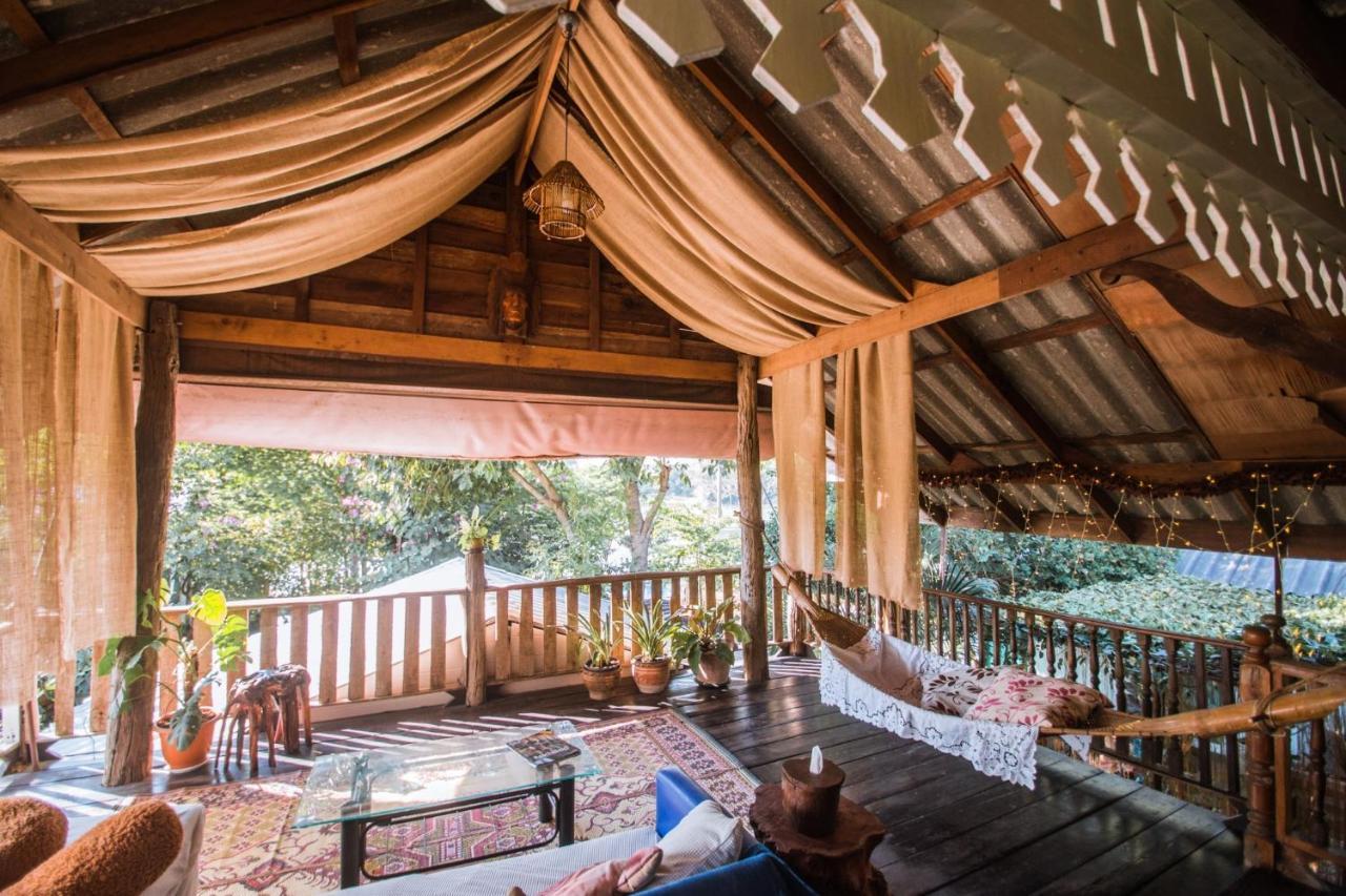 The Antique Riverside Resort Ban Pong  Екстер'єр фото