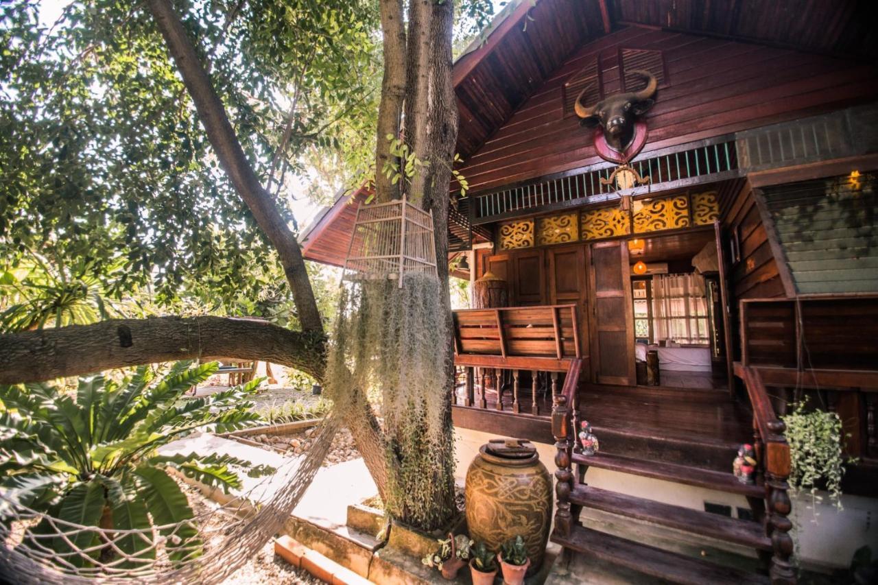 The Antique Riverside Resort Ban Pong  Екстер'єр фото