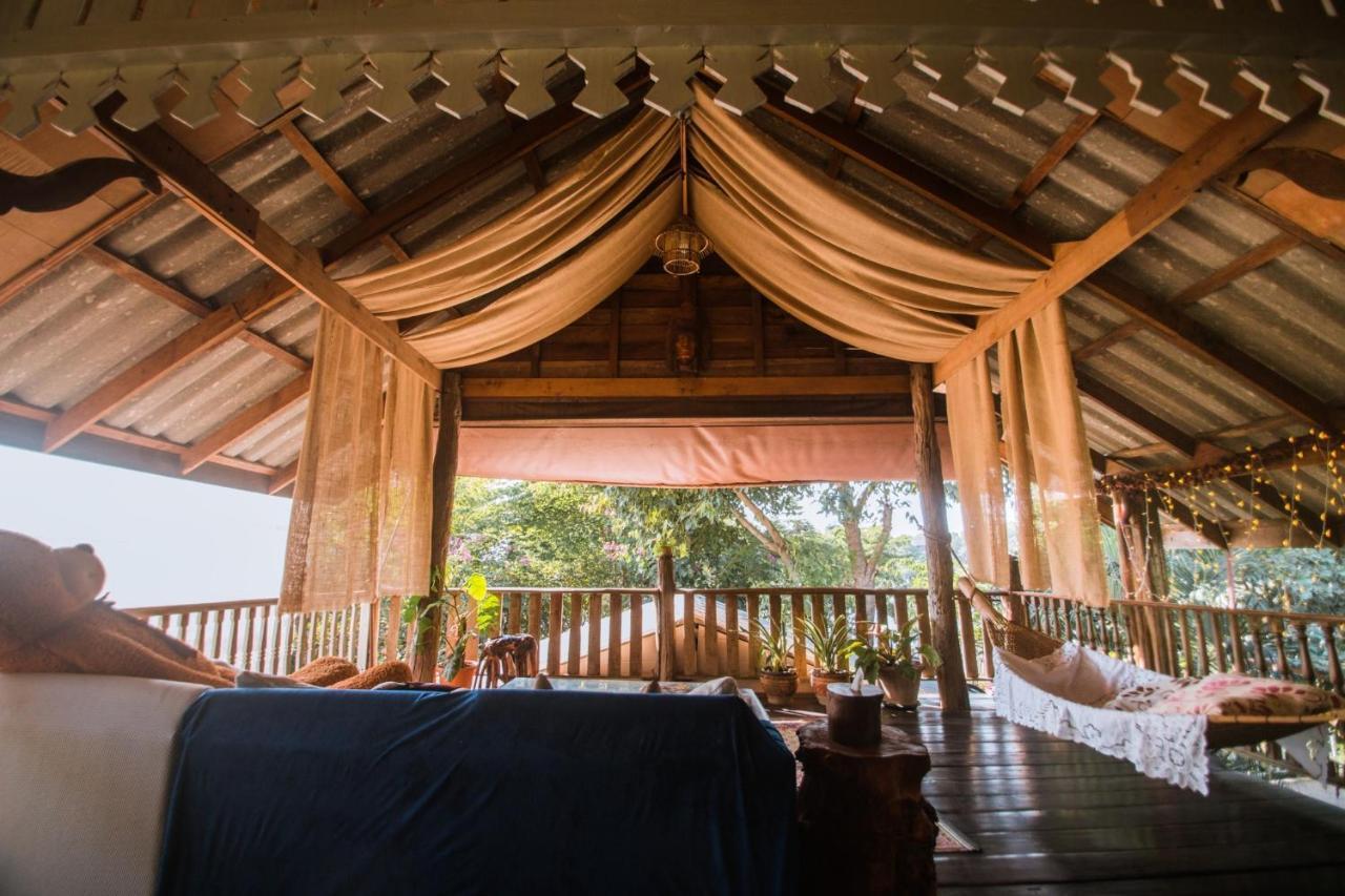 The Antique Riverside Resort Ban Pong  Екстер'єр фото