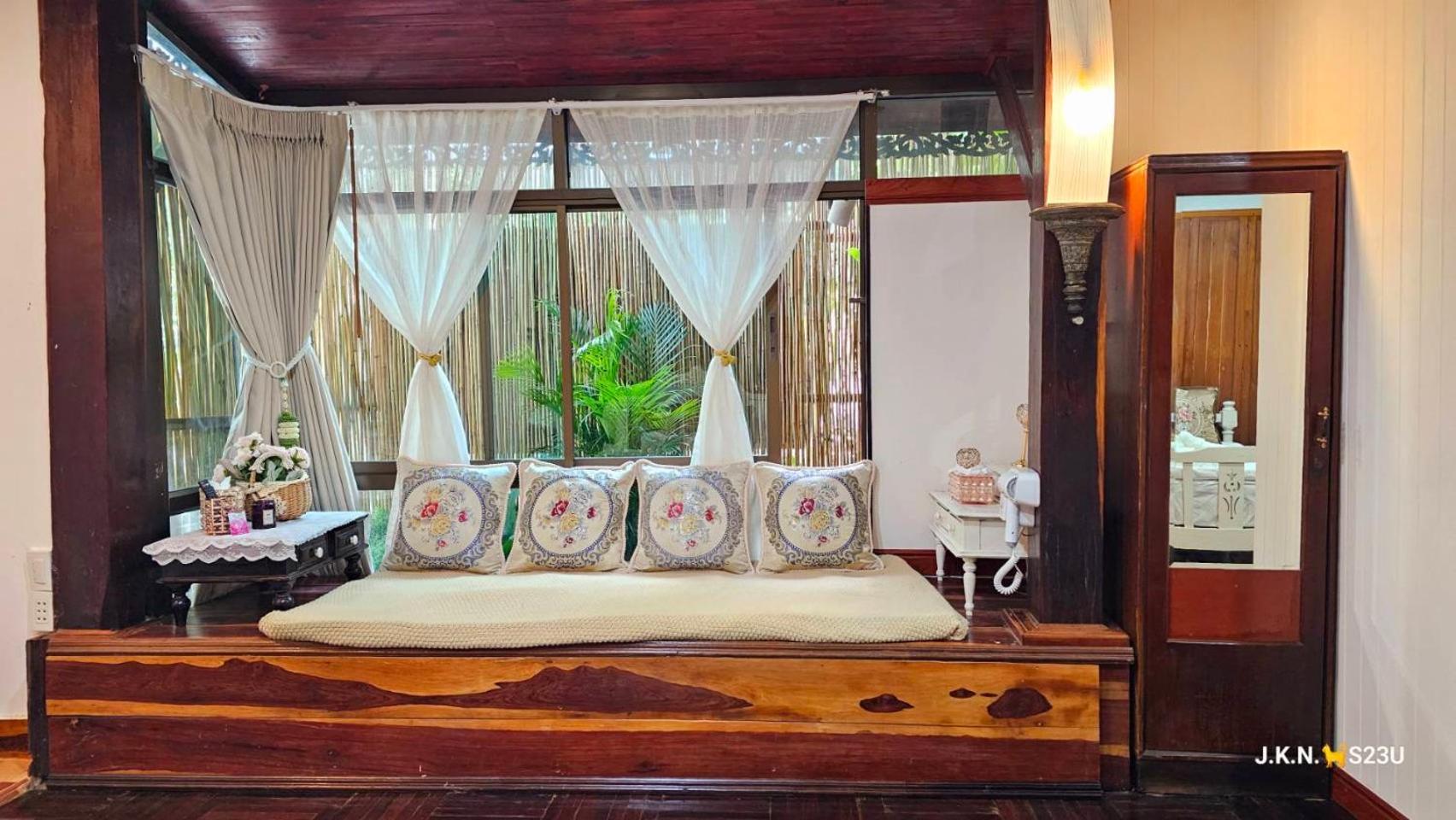 The Antique Riverside Resort Ban Pong  Екстер'єр фото