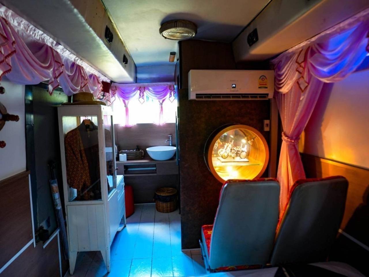 The Antique Riverside Resort Ban Pong  Екстер'єр фото