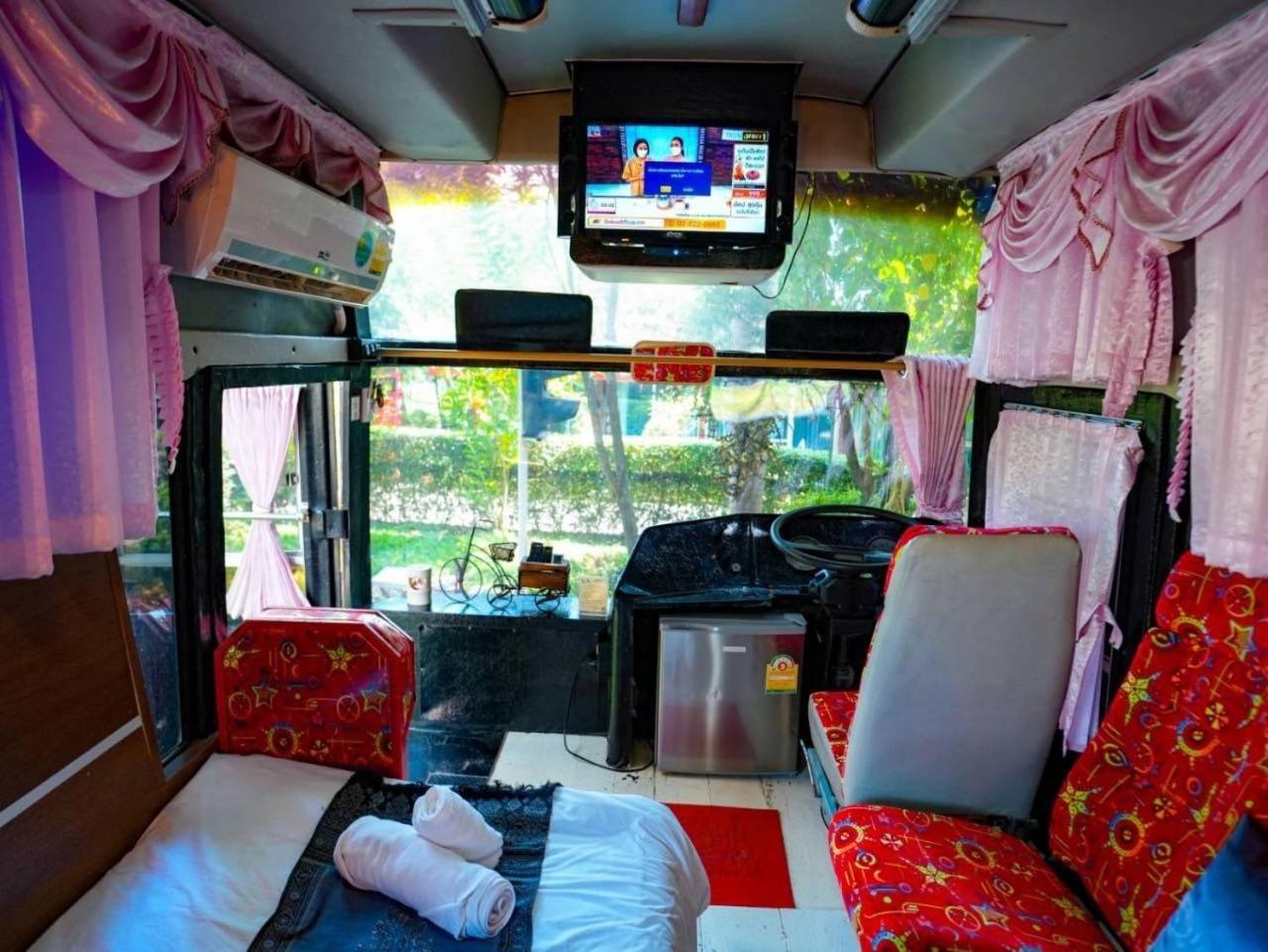 The Antique Riverside Resort Ban Pong  Екстер'єр фото