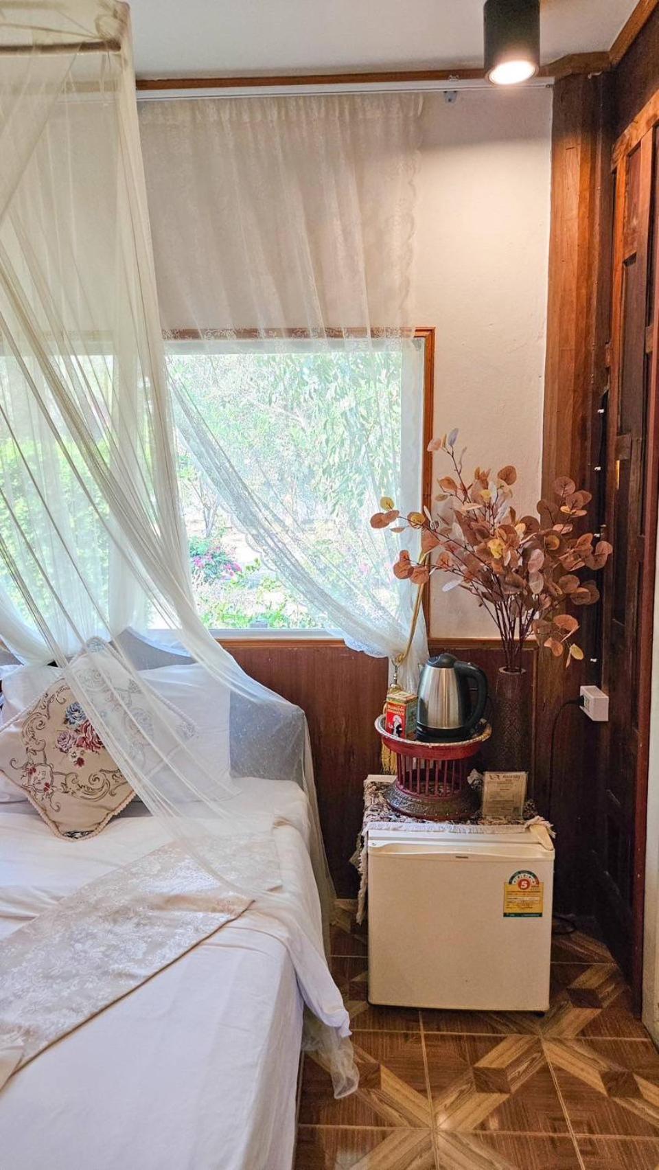 The Antique Riverside Resort Ban Pong  Екстер'єр фото