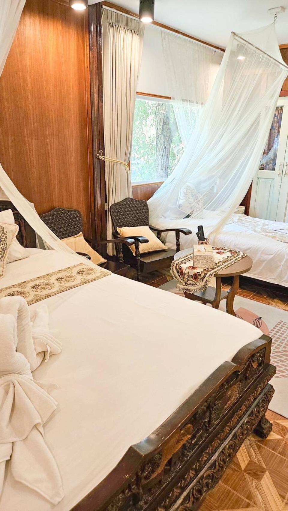 The Antique Riverside Resort Ban Pong  Екстер'єр фото