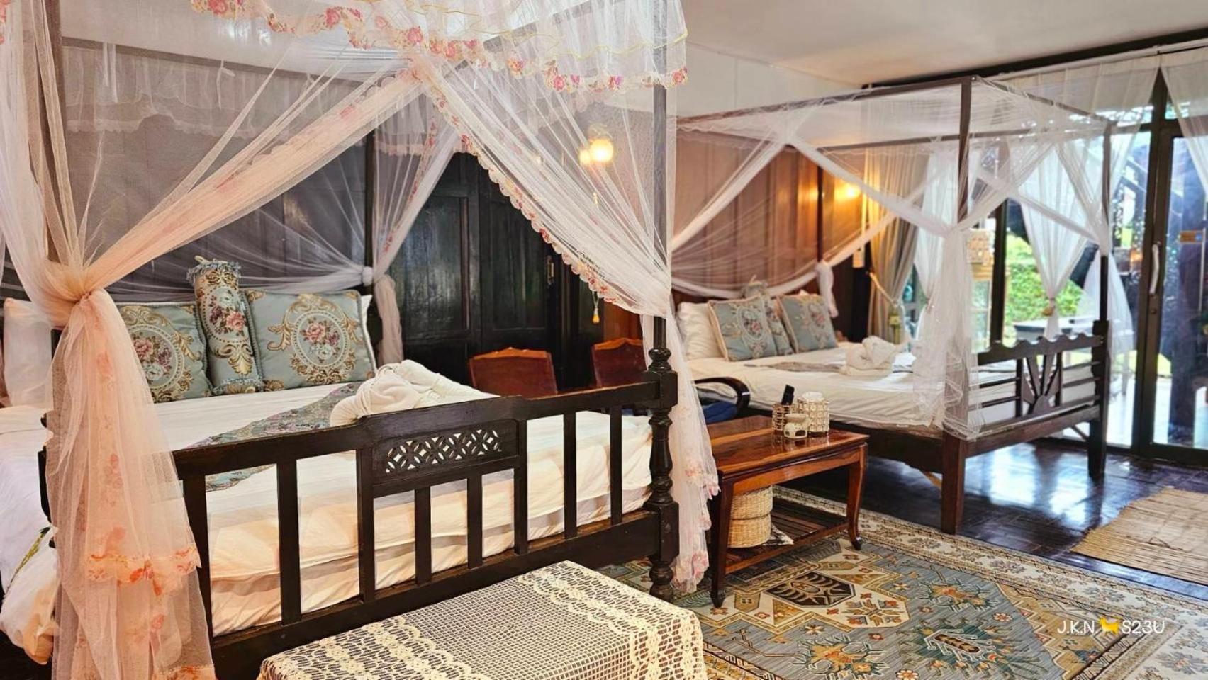 The Antique Riverside Resort Ban Pong  Екстер'єр фото